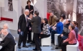 Пасля невялічкай кавапаўзы пачынаецца бліц-падрыхтоўка да запісу другога выпуску ток-шоу «Форум». Некаторыя ўдзельнікі памяняліся месцамі: эксперты з першага запісу «пераехалі» на месцы па-за круглым сталом, і наадварот. 